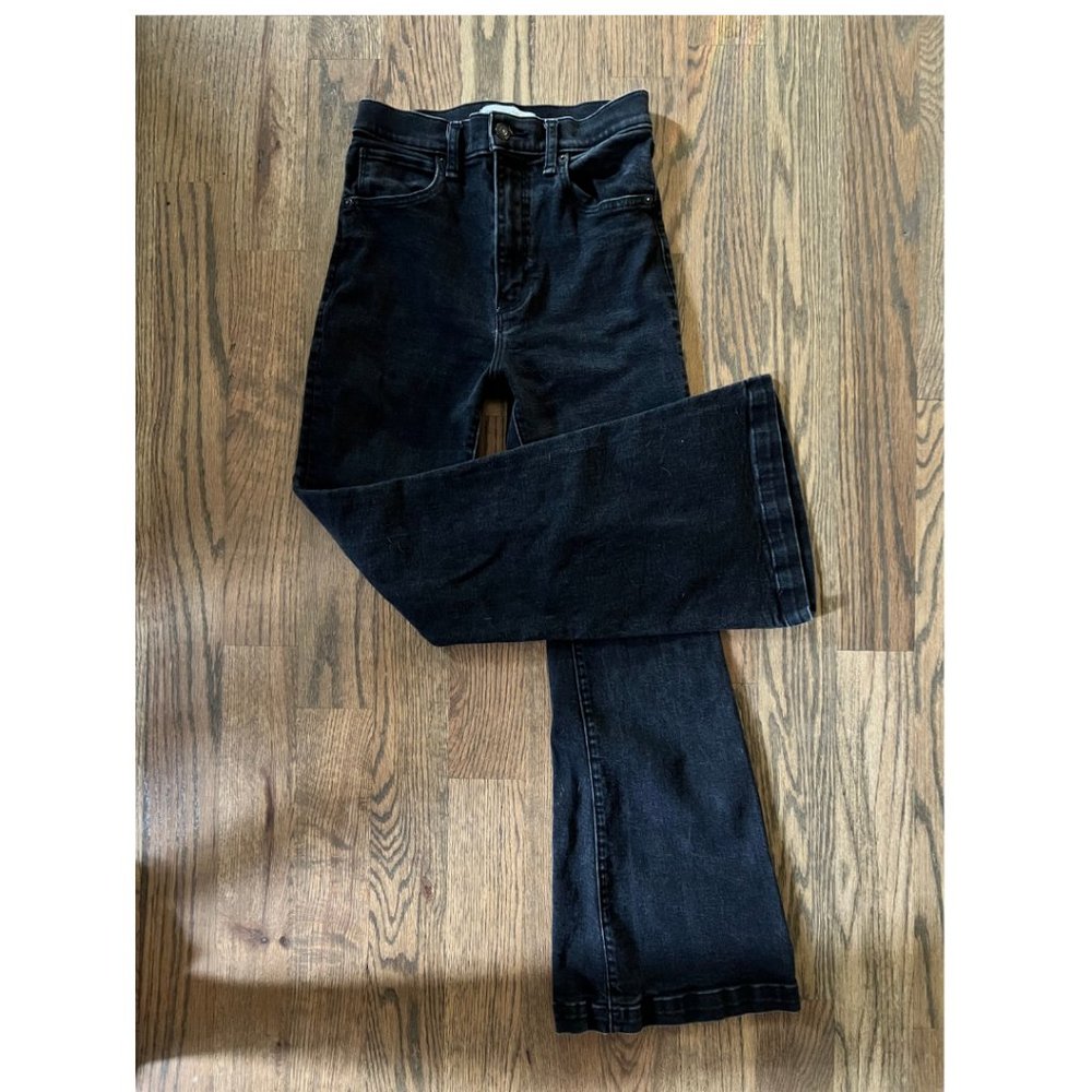 Abercrombie & Fitch Ultra High Rise Flare Jean